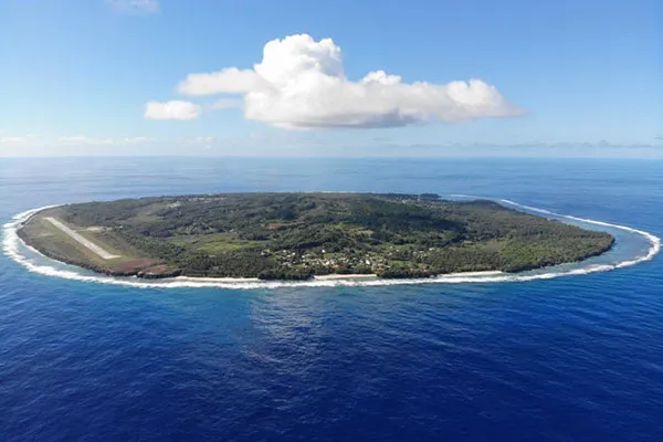 Tour de l'île commenté, vue aérienne de Rimatara